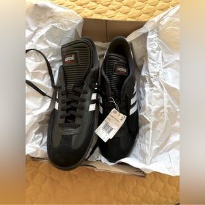 Adidas sambas NWT